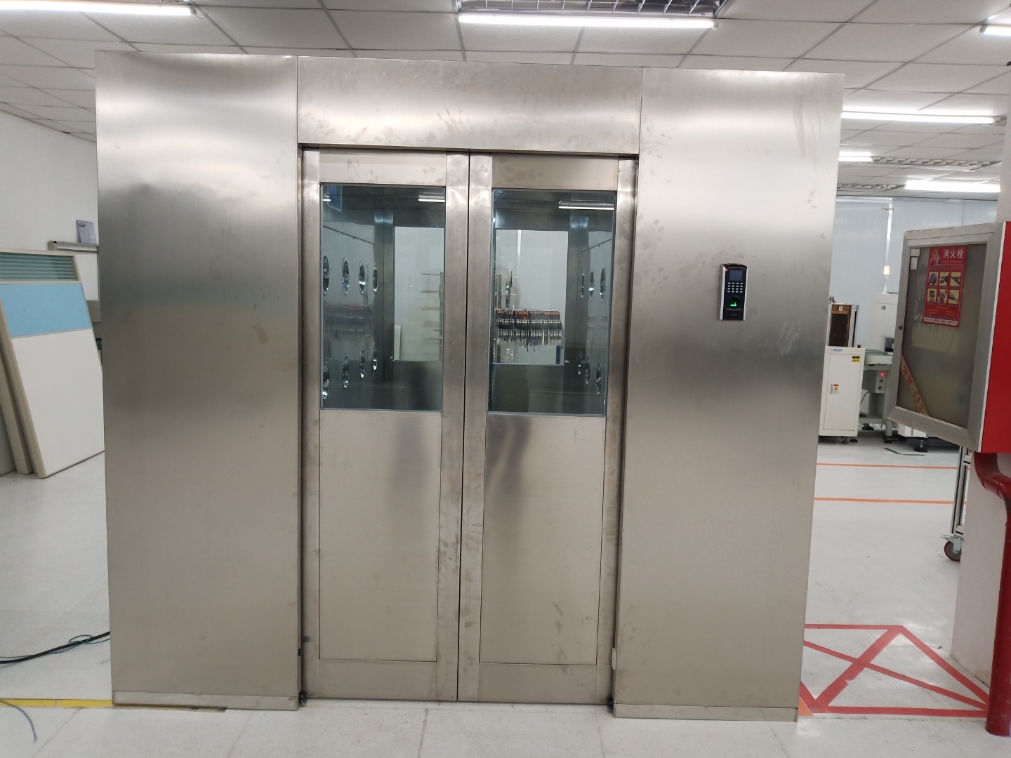 自動風淋房:風淋室設備質量保證及安全技術措施包括哪些方面